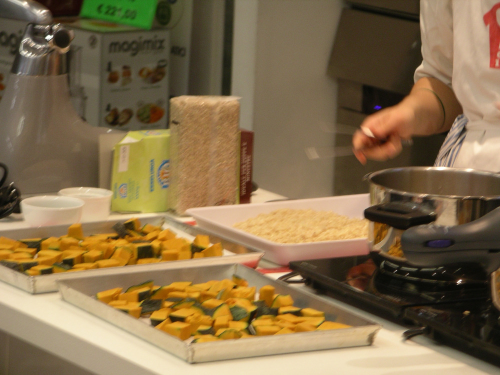 CA0103-Clarissa Cazzaniga chef prepara zucca al forno